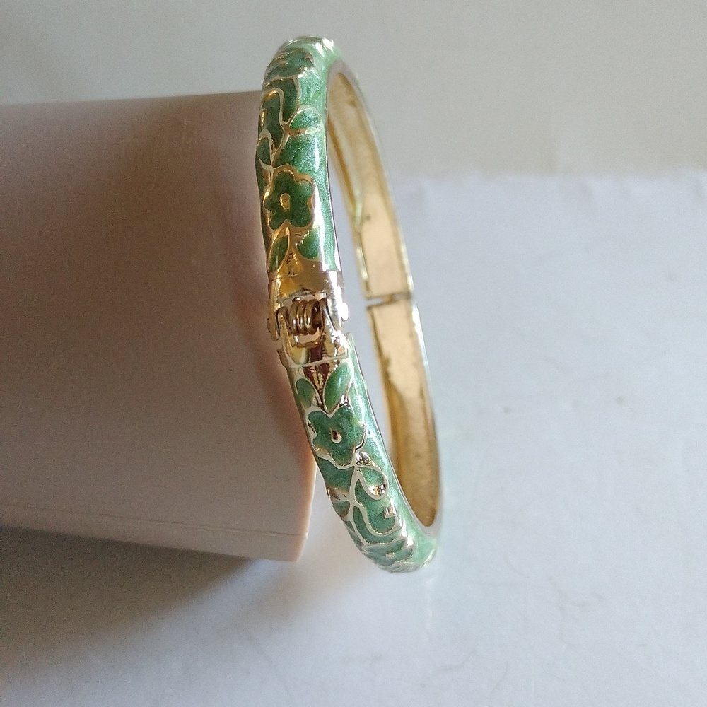 VINTAGE CHINESE HINGED GREEN ENAMEL GOLD FLOWERS BRACELET J.L. XING - Picture 7 of 7